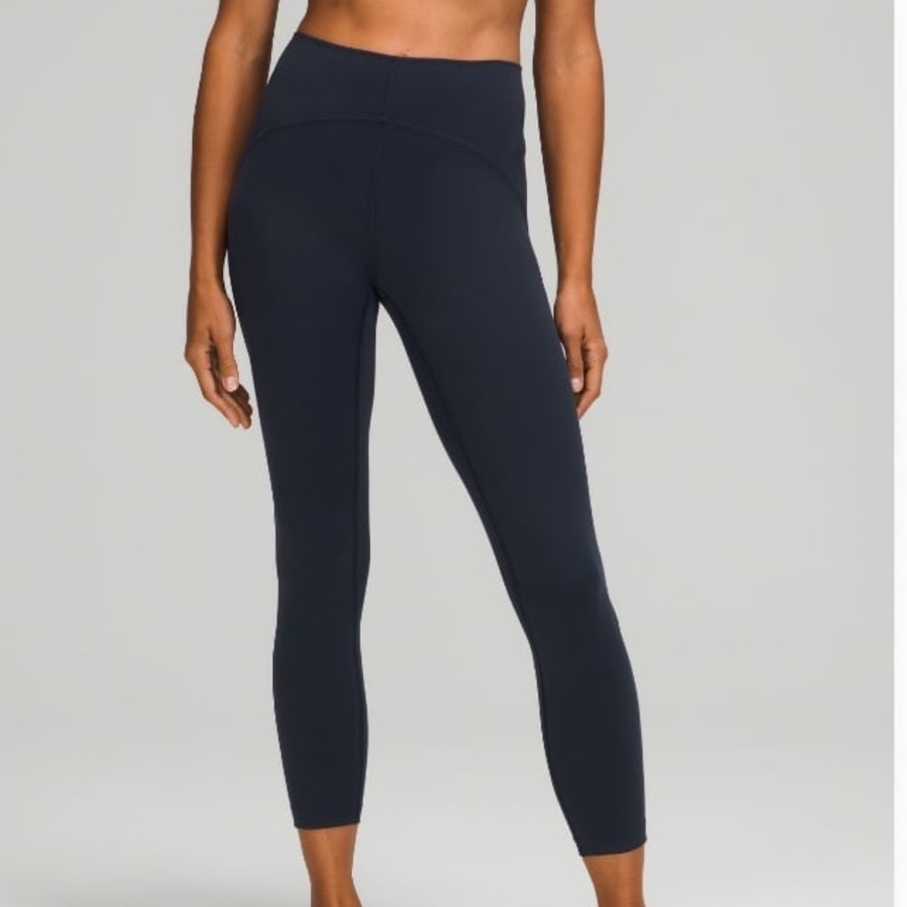 Lululemon Instill HR Tight 25” Size 4 in Navy Blue